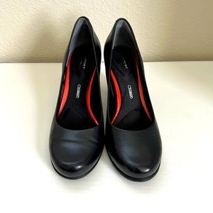 Rockport Women’s Total Motion Leah Pump - size 8